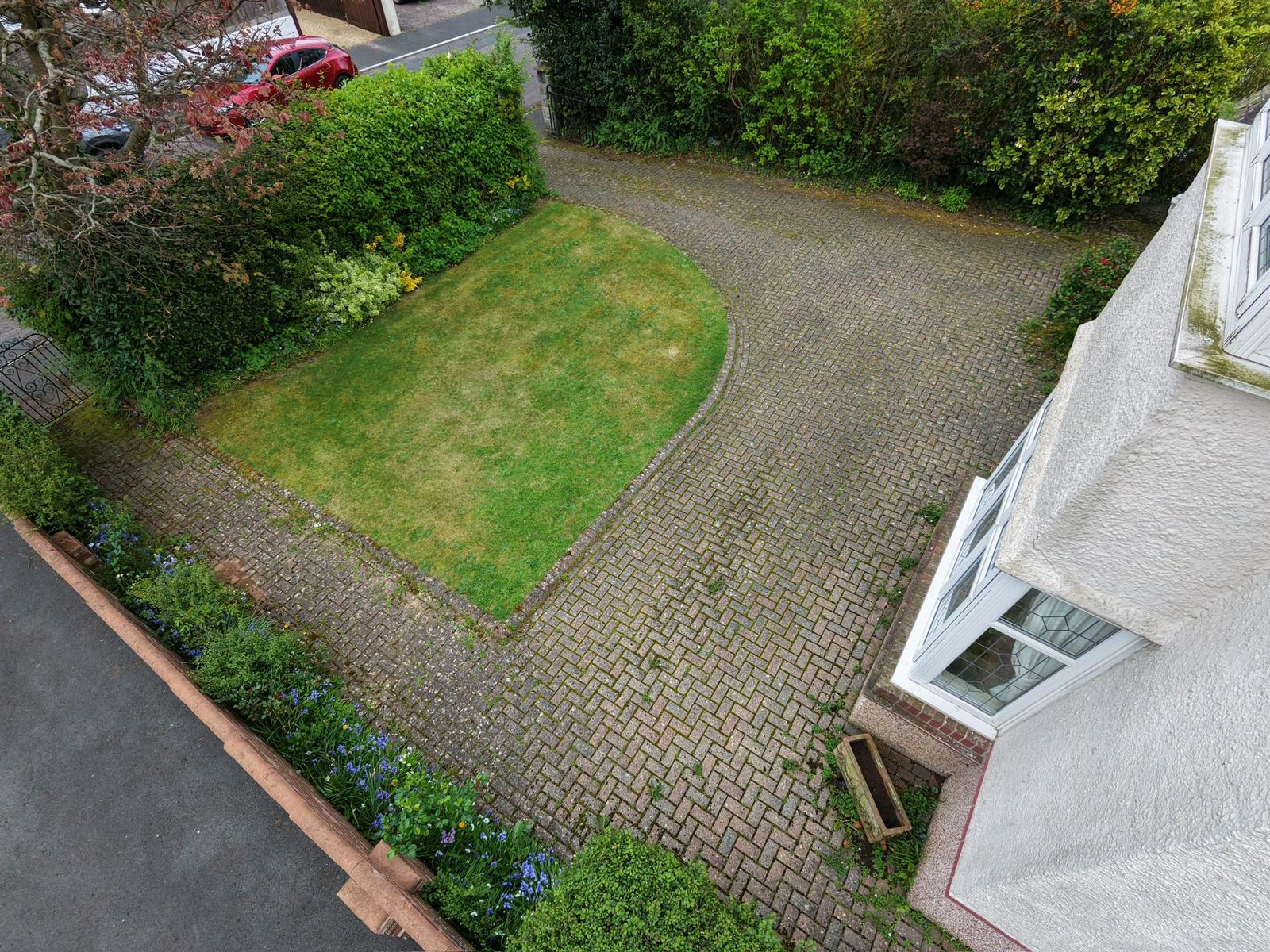 Driveway & block paving restoration before cleaning